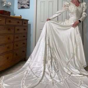 Vintage Bridal Originals Beaded Sequins Lace Wedding Gown Dress Detachable Train